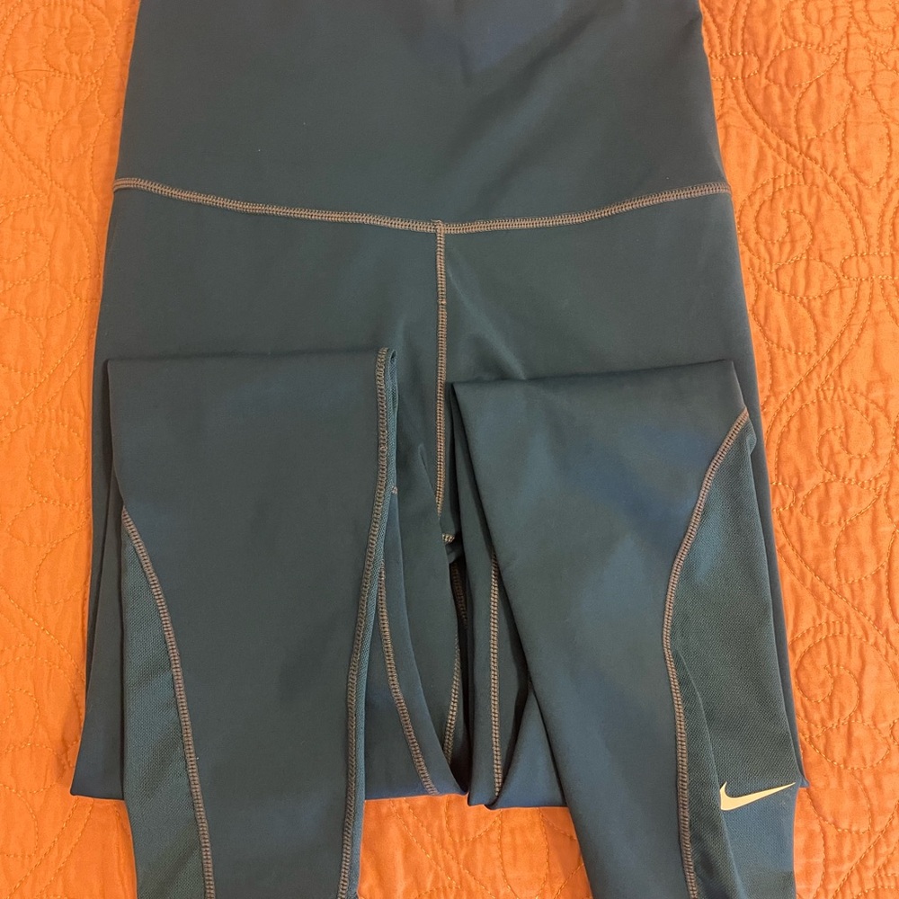 Nike Teal Performance Leggings